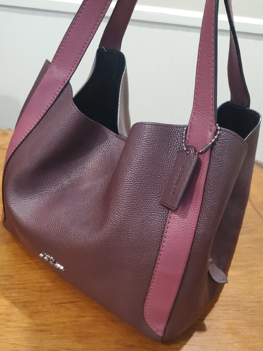 Like NEW Coach Hadley Shoulder Bag - Picture 12 of 12